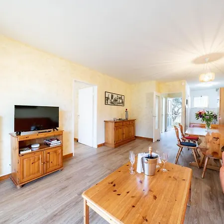 Spacious At A 5 Min Walk From The