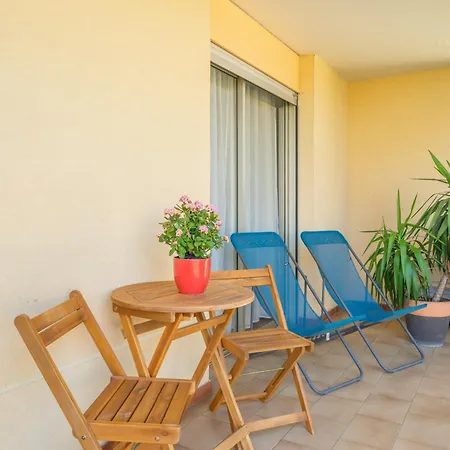 Spacious At A 5 Min Walk From The * Antibes