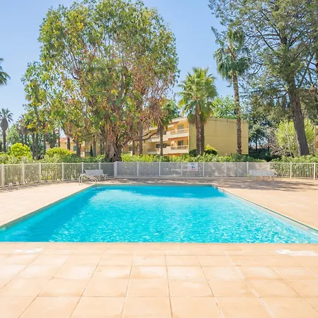 Spacious At A 5 Min Walk From The Antibes