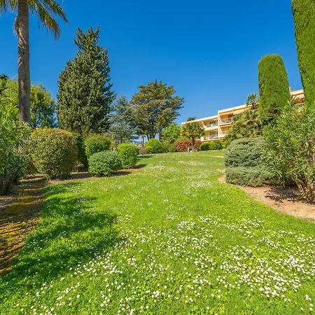 Hello Côte D'azur - Spacious At A 5 Min Walk From The Apartamento Antibes