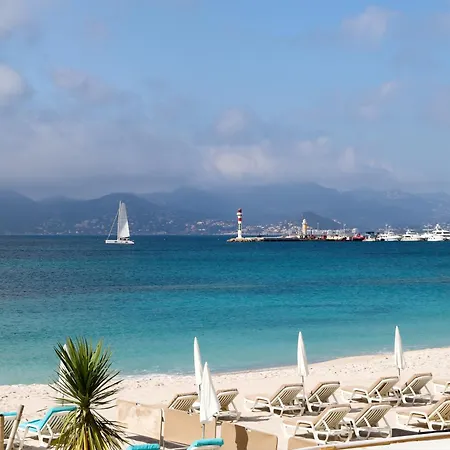 Hello Côte D'azur - Spacious At A 5 Min Walk From The Apartamento