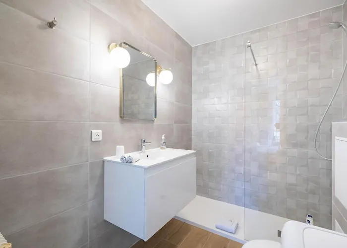 Hello Cote D'azur - Spacious At A 5 Min Walk From The * Antibes