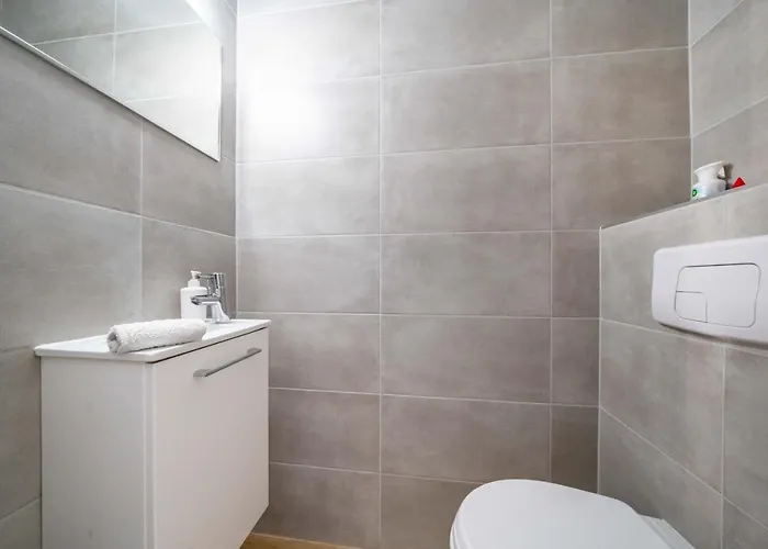 Hello Cote D'azur - Spacious At A 5 Min Walk From The * Antibes