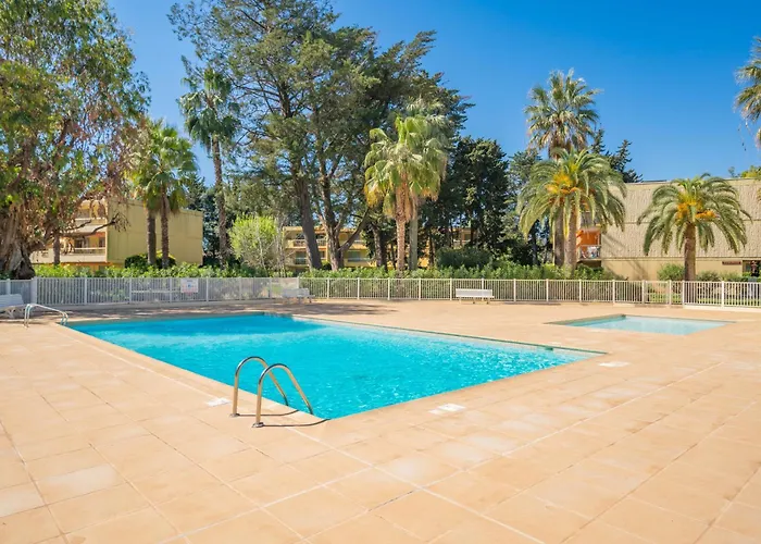 Hello Cote D'azur - Spacious At A 5 Min Walk From The Daire Antibes